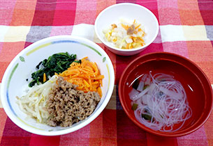 ビビンバー風ご飯・白菜の梅和え・春雨スープ